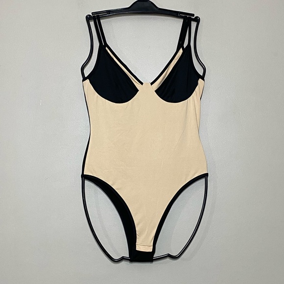 NWT SHEIN || Woman’s nude and black color block body suit size Small / 4 - Picture 1 of 7